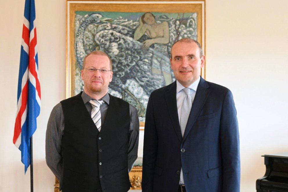 Sindri Viborg, formaður Tourette-samtakanna á Íslandi, ásamt Guðna Th. Jóhannessyni, forseta Íslands…